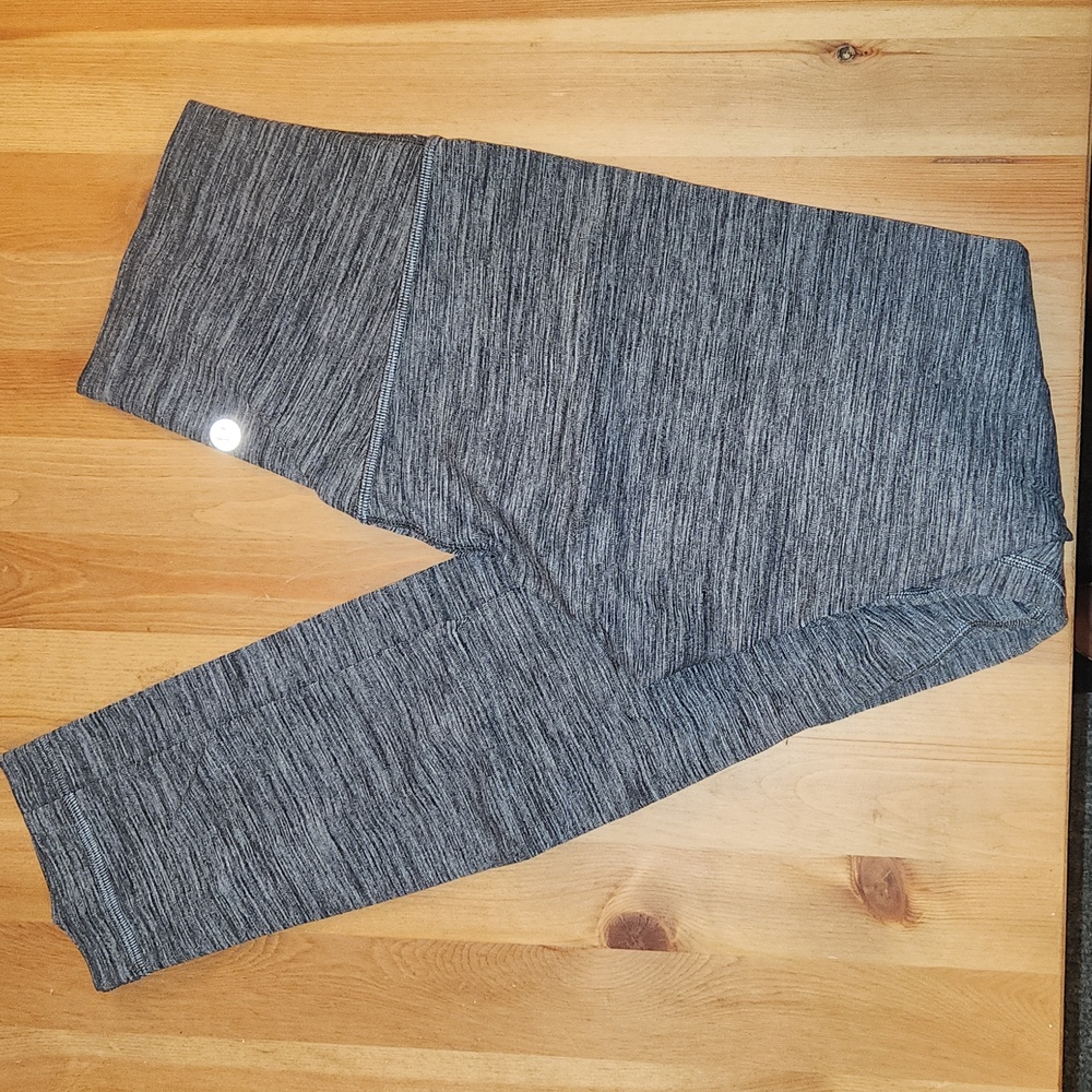 Lululemon Aligns HR 28" Size 4